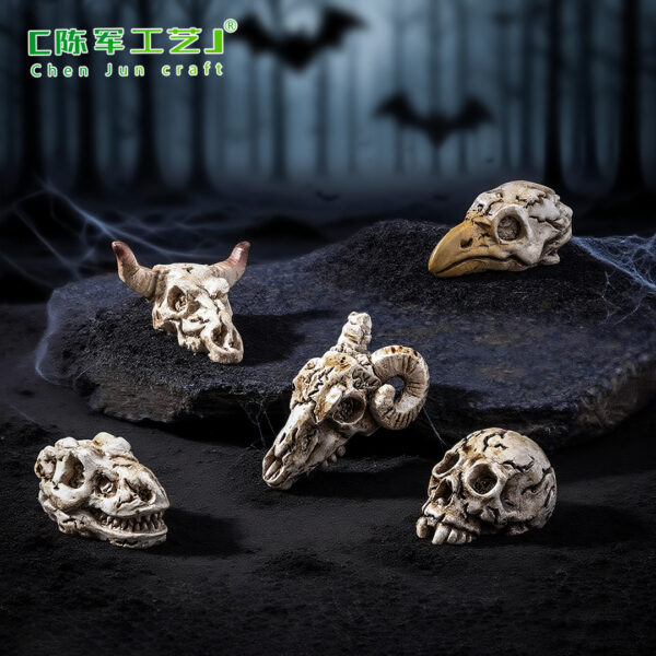 Wholesale Resin Crow Skull Ornament Decorative Accent for DIY Craft Home Decor