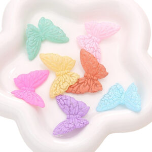 Cracked three-dimensional large butterfly, about 37x27mm, aperture about 2mm / Randomly mixed colors 5 pcs/pack