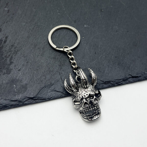 Wholesale Zinc Alloy Hip Hop Punk Skull Keychain Men Retro Car Accessory Gift