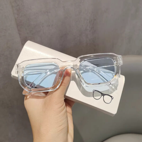 Wholesale Retro Square Sunglasses Grey Lens Black Frame Fashion Accessory Boutique Gift
