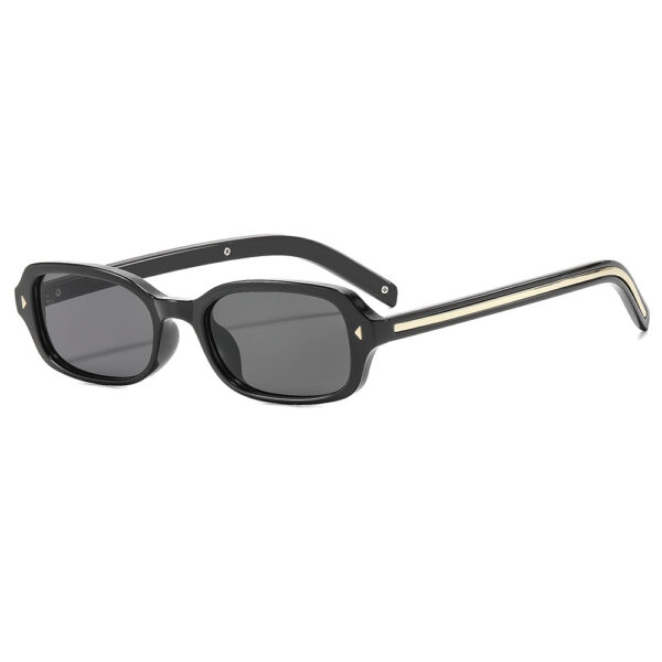 Wholesale Retro Square Frame Rivet Sunglasses Women UV400 Sun Protection Fashion Accessory