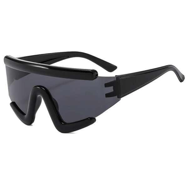 Wholesale Trendy Large Frame Windproof Cycling Sunglasses UV400 for Outdoor Sports and Skiing