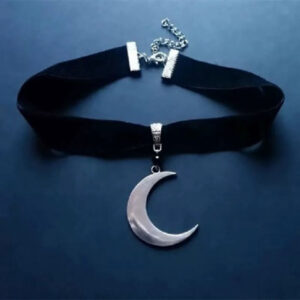 Wholesale Gothic Style Silver Crescent Moon Pendant Necklace Trendy Unisex Choker for Everyday Wear and Gift Giving
