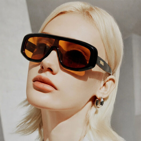 Wholesale Retro Hip Hop Trendy Sunglasses UV400 Protection Black Frame Grey Lens Fashion Accessory Everyday Wear