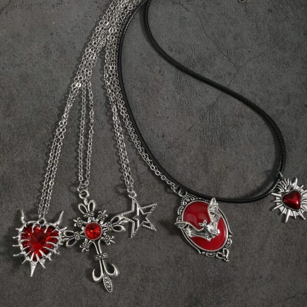 Wholesale Zinc Alloy Vintage Cross Pendant Necklace Set Gothic Dark Fashion Jewelry Accessory for Everyday Wear
