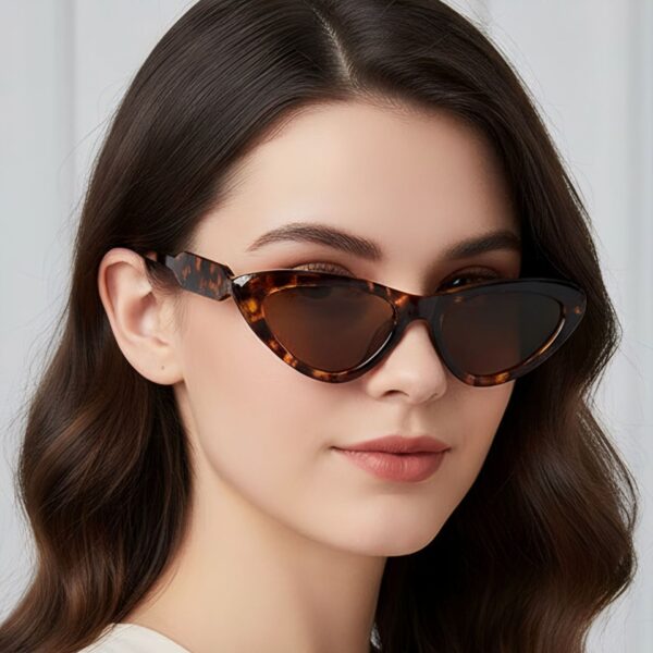 oly-d9dd7969c90020154b9f0d7e1786352b Wholesale Retro Cat Eye Sunglasses UV400 Gray Lens Black Frame Fashion Accessory