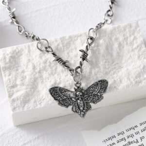 oly-db38bb6a1affd851f1bf00c7d51e96ec Wholesale Gothic Skull Moth Pendant Necklace Zinc Alloy Punk Resale Fashion Accessory