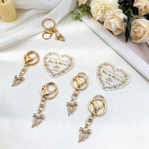 A set of 12 each (keychain + heart-shaped card)