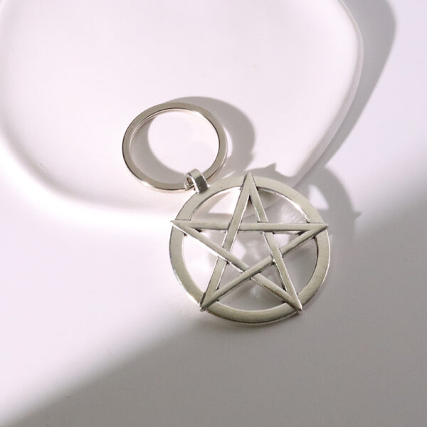 oly-e11a0b5fb04a83933e025ad3036203c8 Wholesale Zinc Alloy Retro Pentagram Keychain Pendant Stylish Car Key Accessory Bag Charm