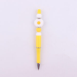 Yellow and white daisy