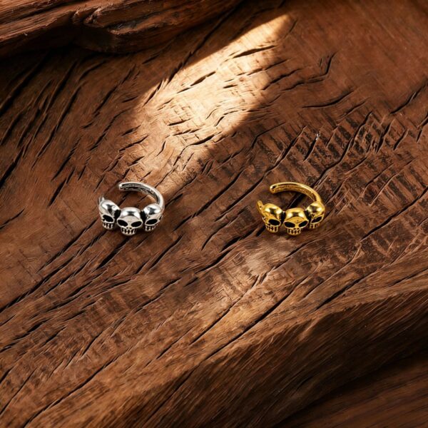oly-e2d3cac0da8ee7e334966435856c80ae Wholesale Bright Silver Zinc Alloy Skull Ear Clips Halloween Jewelry Accessory Party Gift for Women Men