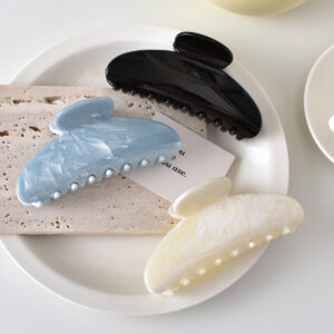 Wholesale Plastic Resin Half Circle Hair Claw Clip with Ombre Finish Large Volume Hair Accessory for Boutique Resale