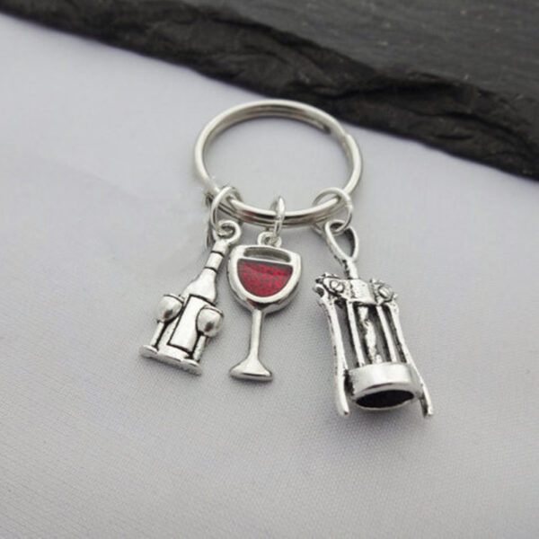 Wholesale Stylish European Style Wine Bottle Keychain Alloy Car Key Accessory