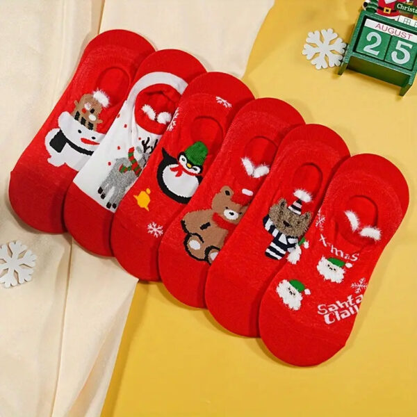 Wholesale Modern Cartoon Christmas Socks Polyester Color Block Short Tube Everyday Socks