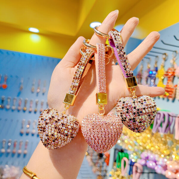 Wholesale Czech Diamond Love Heart Keychain with Tassel, Trendy Car Key Accessory for Everyday Use