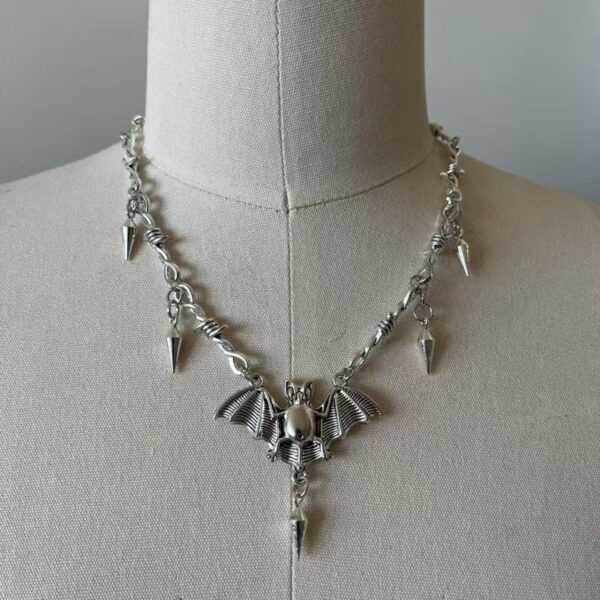 Wholesale Gothic Y2K Punk Bat Necklace with Flowing Chain Layering Jewelry for Resale