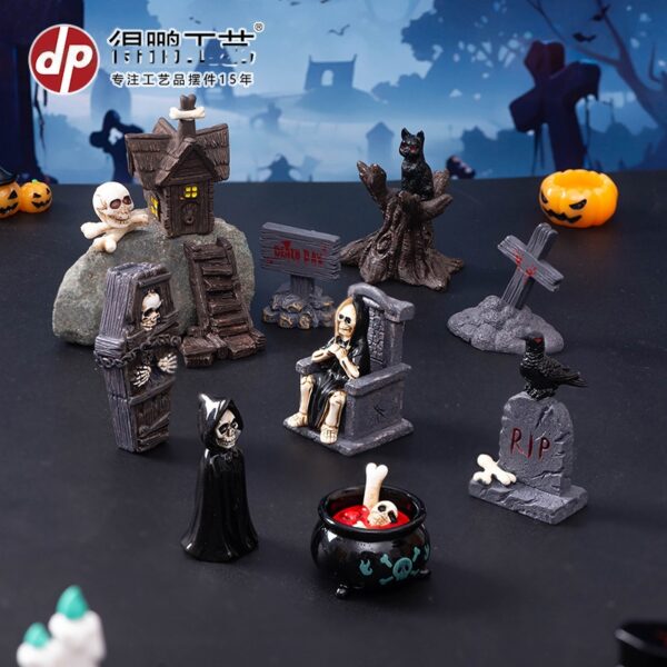 Wholesale Resin Halloween Skull Mummy Figurine Decorative Home Desk Accent