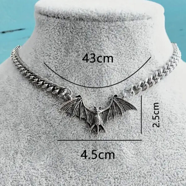 Wholesale Gothic Vintage Punk Bat Pendant Necklace in Ancient Silver Fashion Accessory for Men Women