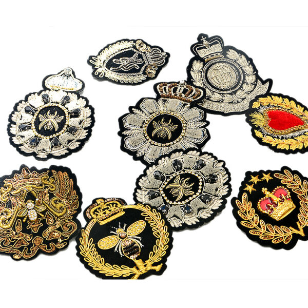 Wholesale Stylish Embroidered Bee Lion Patch College Suit Badge Fashion Accessory