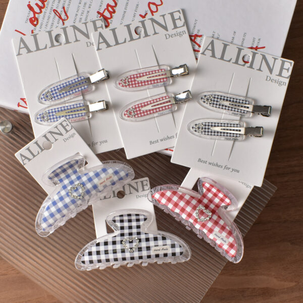 Wholesale Acrylic Love Pattern Red Fine Grid Seamless Hair Clips Set of 2 Fashion Accessory