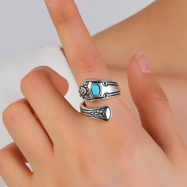 Wholesale Vintage Flower Carved Open Ring, Silver Alloy, Unisex Fashion Accessory for Resale