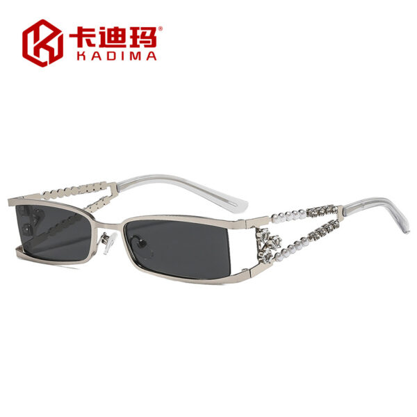 oly-ed133e0235bf5265765923c195291d71 Wholesale Trendy Pearl Rhinestone Sunglasses with Gold Frame Gray Lenses Street Style Fashion Accessory