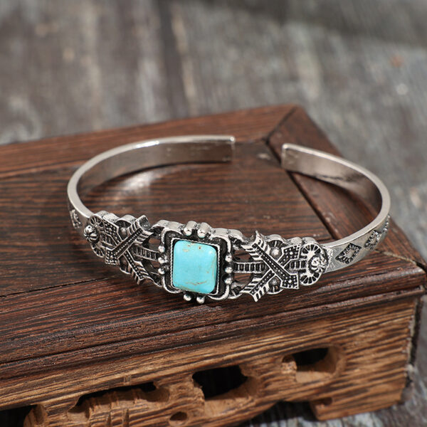 oly-ee5557730764565be5f2e22aae41dd28 Wholesale Electroplated Alloy Vintage Bohemian Geometric Bracelet Jewelry Accessory