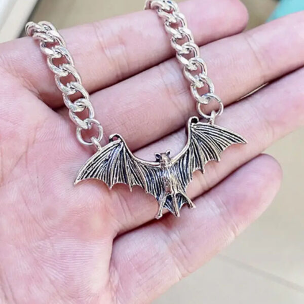 Wholesale Gothic Vintage Punk Bat Pendant Necklace in Ancient Silver Fashion Accessory for Men Women