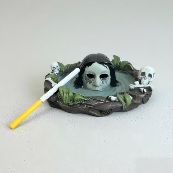 Wholesale Halloween Ghost Skull Resin Figurine Decorative Ashtray Home Decor Gift for Resale