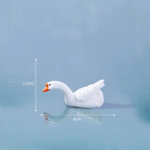 No. 10 white goose with its head lowered to the left / Mountain stream animal series