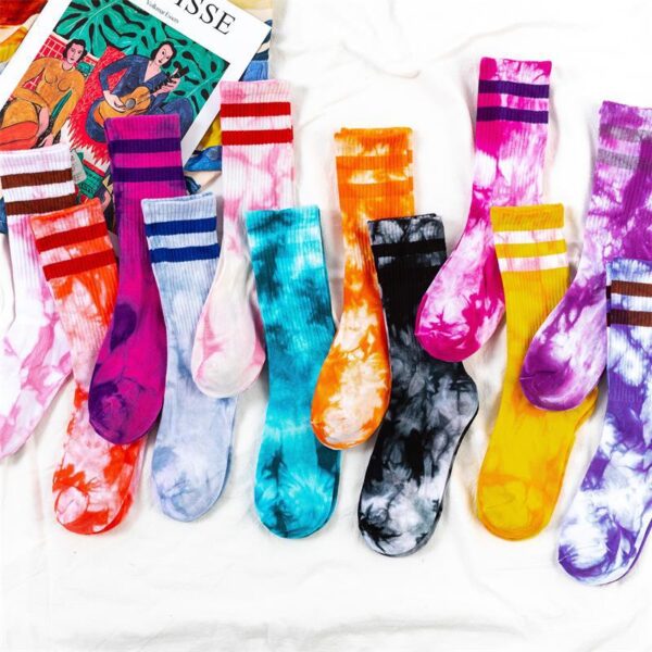 Wholesale Tie Dye Japanese Street Mid Calf Socks Casual Fashion Accessory for Couples