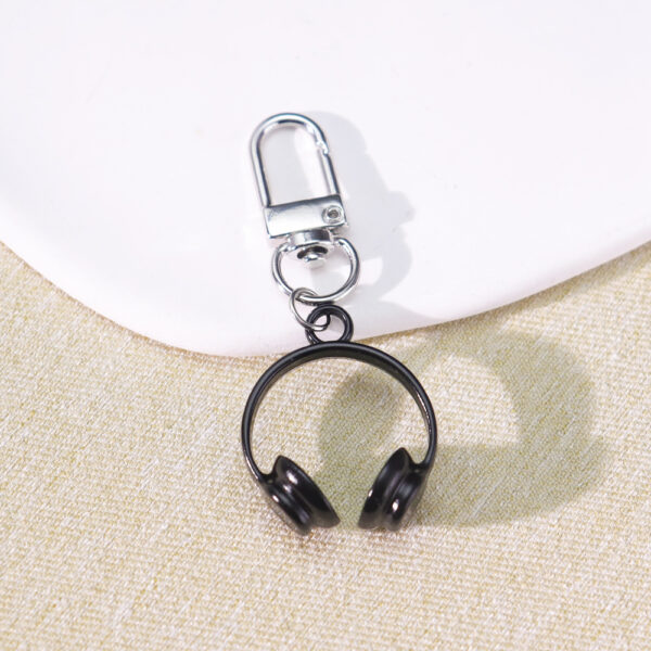 oly-fbfe6c9fd78e64dc2e6d901e1668c2a9 Wholesale Stylish 3D Headphone Keychain Pendant Silver Zinc Alloy Fashion Accessory Gift Bag Charm Car Key