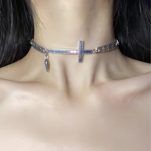 oly-fc5c0f8d5a8aa7f9e268d41c45222700 Wholesale Cross Pendant Necklace Silver Fashion Jewelry Accessory for Women Everyday Gift