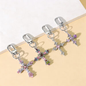 Wholesale Zinc Alloy Cross Heart Keychain Pendant Sweet Cool Style Decorative Bag Charm Car Key Accessory