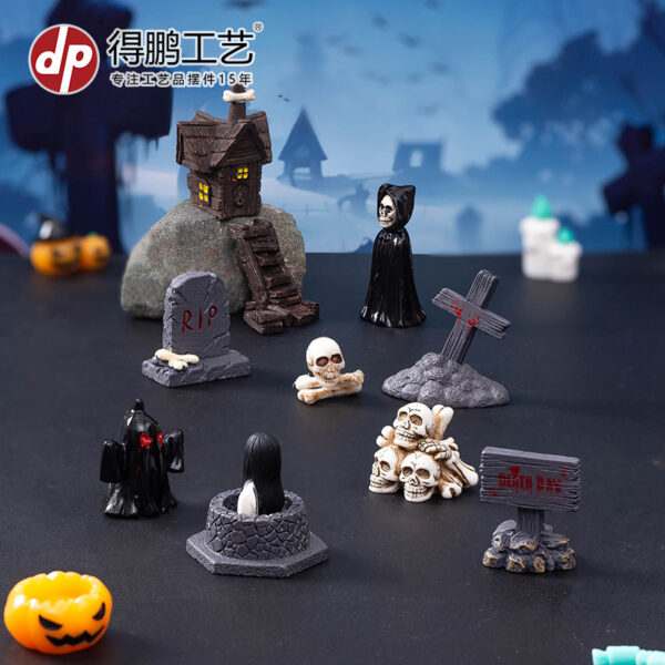 Wholesale Resin Halloween Skull Mummy Figurine Decorative Home Desk Accent