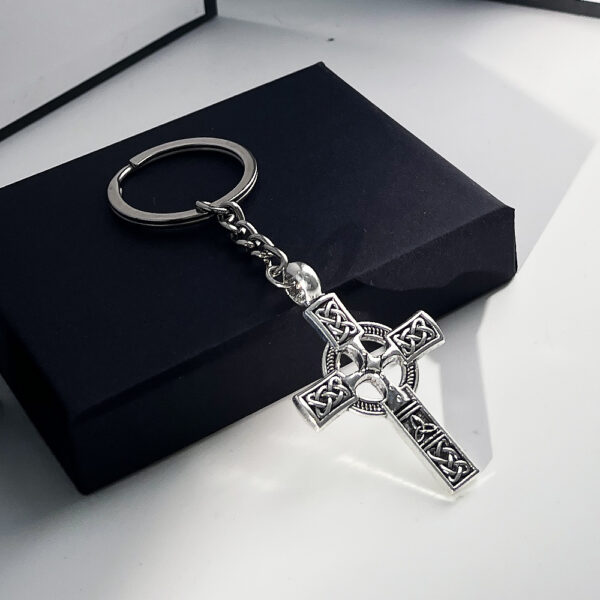 oly-fde7937c73ac0771b4428d08050dccba Wholesale Vintage European Style Cross Keychain Pendant Zinc Alloy Car Key Bag Charm Boutique Resale Accessory