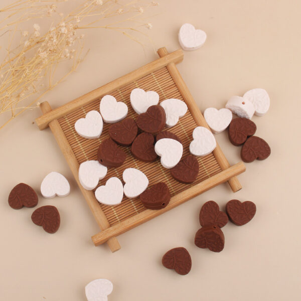 oly-fe2ce4a81fe021f11c33586c9c5433f3 Wholesale Silicone Pacifier Clip Cartoon Heart Print Baby Anti Drop Chain Baby Accessory