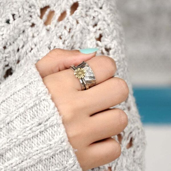 oly-ff663d37e6886f82fdf287d5e3b73782 Wholesale Ring Rotating Carved Silver Color Europe Style Everyday Wear Jewelry Accessory