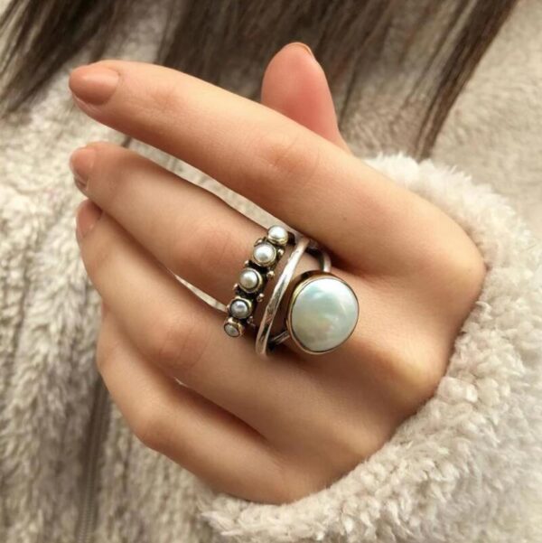 oly-fffaf0a3cd8af7d47395399f842732a6 Wholesale Retro Geometric Pearl Open Ring Gold Jewelry Accessory Boutique Gift