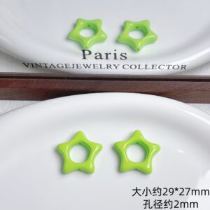 03-Fruit Green / Sold per piece