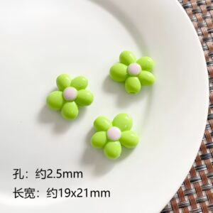 11-fruit green / See pictures for size (sold by the piece)