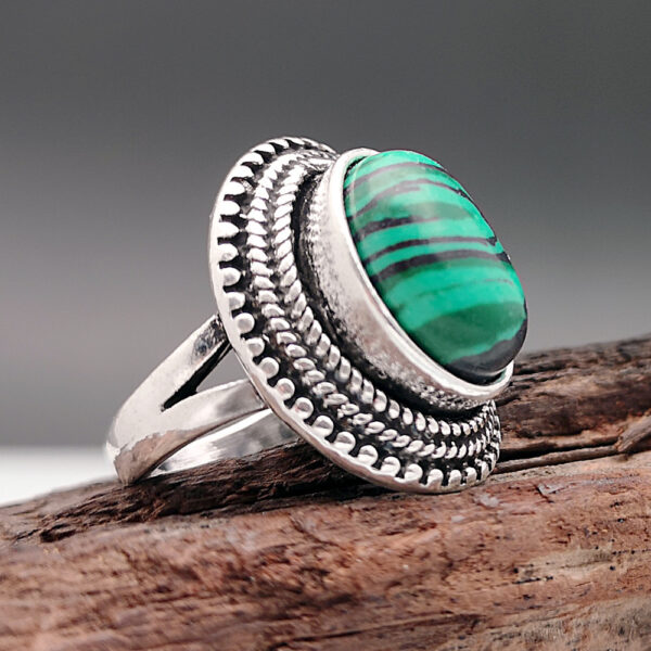 Wholesale Trendy Vintage Ethnic Green Malachite Ring Ancient Silver Tone Alloy Jewelry Fashion Accessory For Boutique Resale