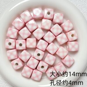 01-light pink diagonal pattern / Size is about 14mm, hole diameter is about 4mm