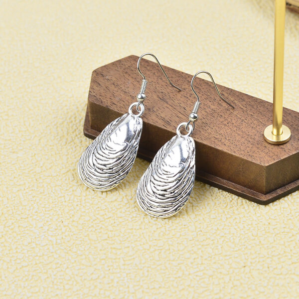 oly-01ac79e704a3e22a96087b8a1fa14f1a Wholesale Retro Metal Shell Pendant Necklace And Earrings Set Beach Vacation Style Fashion Jewelry Accessory For Gift And Resale