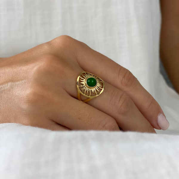 oly-028e6e4b2e3c39b88e61e86fd86b23de Wholesale Vintage Green Stone Sun CutoutRing Stylish Bohemian Women Jewelry Gift Boutique