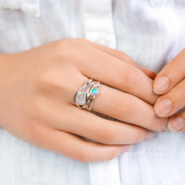 oly-03c0fab374339279f4fd430a2cc4eba1 Wholesale Electroplated Alloy Geometric Hollow Bohemian Women S Ring Vintage Style Fashion Jewelry Gift For Everyday Wear