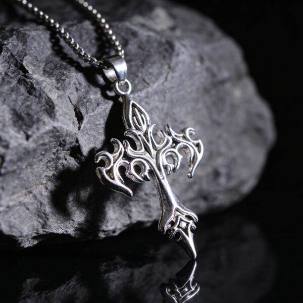 oly-04fc1e8e092f8e1c64392bed52874362 Wholesale Punk Flame Cross Pendant Necklace For Men Antique Silver Layering Jewelry Gift