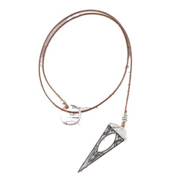 oly-06bfe5c8b34c39b596ea095f707f5ab6 Wholesale Retro Ethnic Hollow Triangle Pendant Necklace Antique Silver Alloy For Daily Wear Fashion Jewelry Accessory