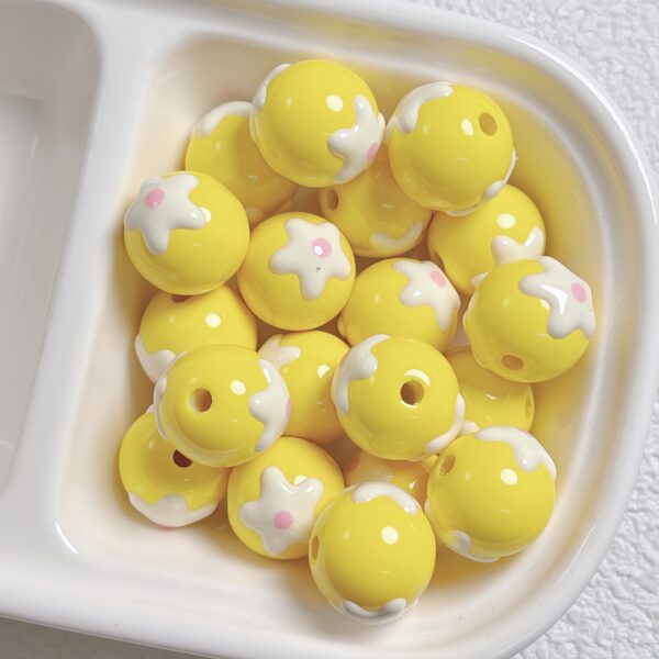 Wholesale Stylish Hand-Painted Flower Heart Acrylic Loose Beads for DIY Jewelry Keychain Phone Charm Craft Supply