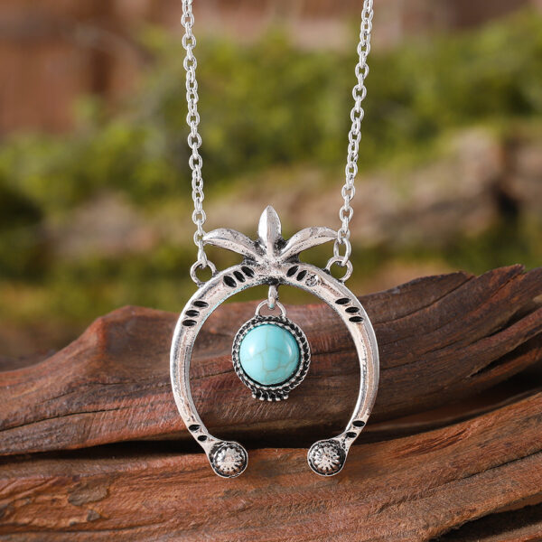 Wholesale Retro Semi Circle Alloy Turquoise Pendant Necklace Bohemian Fashion Jewelry Accessory For Boutique Resale
